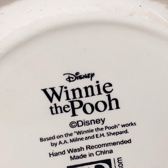 NEW - Disney Winnie the Pooh Christmas Serving Bowl - Picture 11 of 11